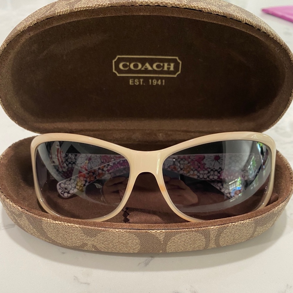 SOLD— Women’s Coach Sunglasses